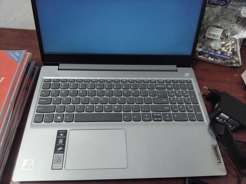 USED LENOVO Laptop I3-10110U-4Gb-1Tb-W10H