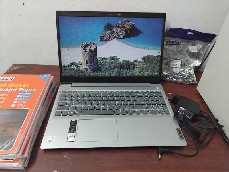 USED LENOVO Laptop I3-10110U-4Gb-1Tb-W10H