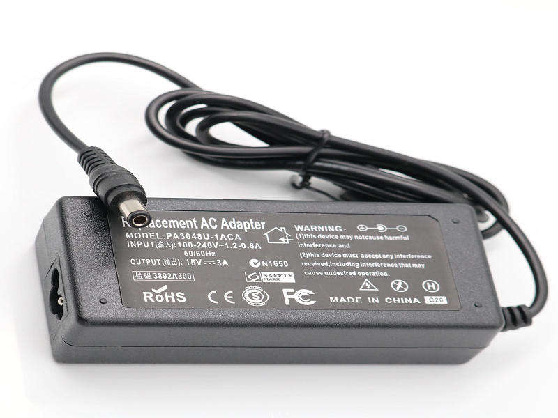 TOSHIBA REPLACMENT Lt Charger 15V-3A 6.3*3.0 45W