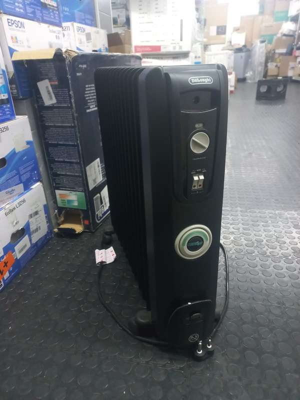 USED DELONGHI 14 Fin Oil Heater Black