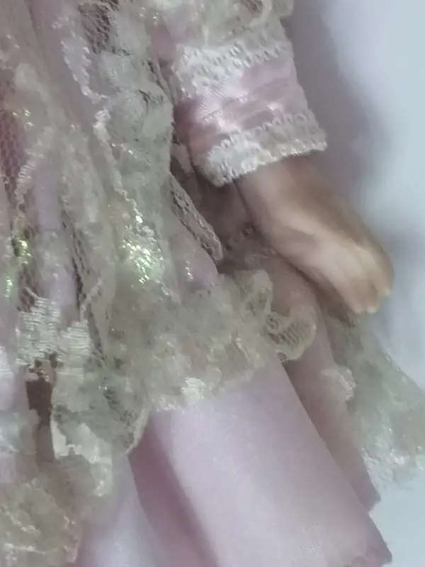 STUNNING VINTAGE PORCELAIN DOLL - VERY NEED
