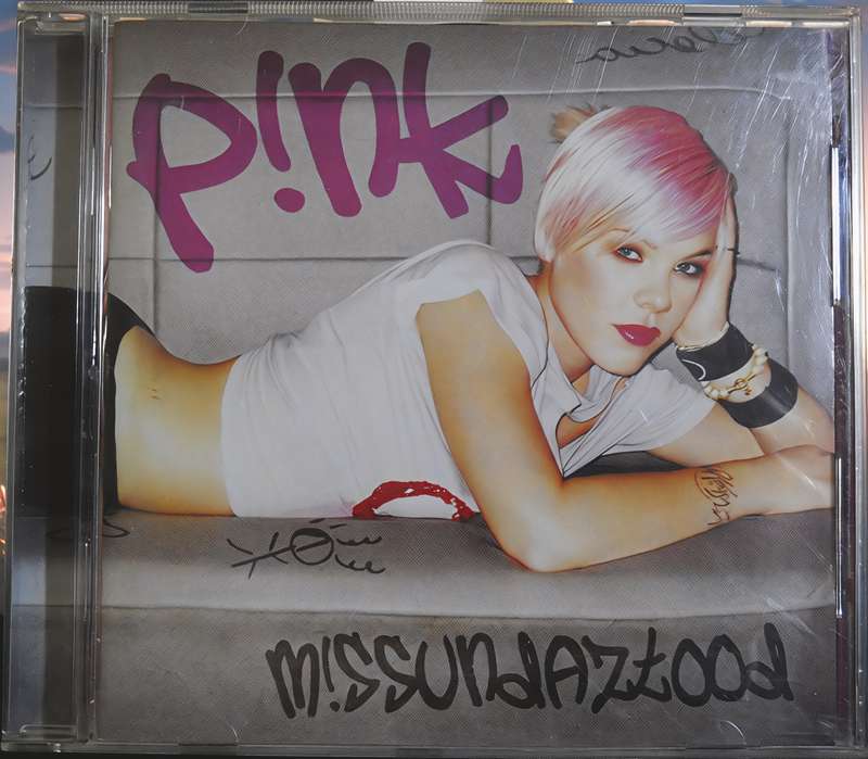 PINK missundaztood CD