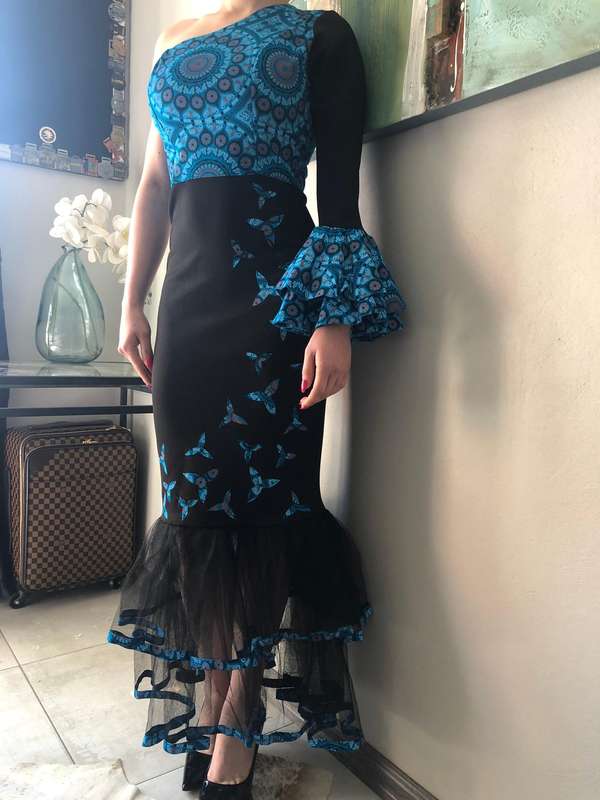 Black Mermaid Tulle & Shwe-Shwe Dress  Size Medium | Pre-Loved Elegance