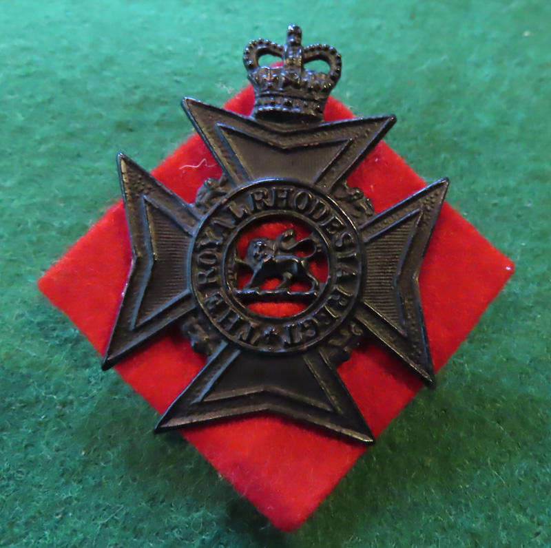 Rhodesia  - Pre U.D.I. - Royal Rhodesia Regiment Cap Badge Q/C