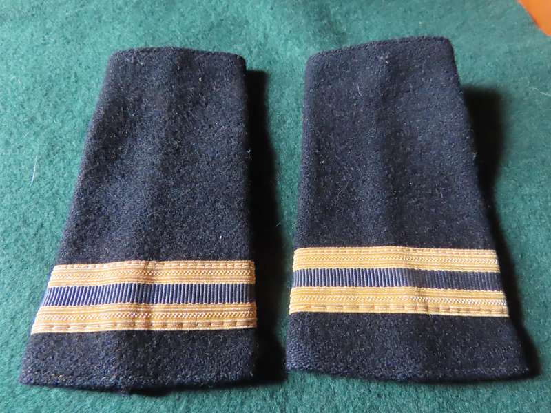 South Africa - South African Airways  - Junior First Officer Cloth Rank Slip Ons
