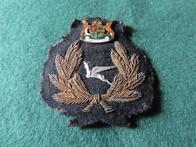 South Africa - South African Airways  - Bullion Wire Cloth and Metal Cap Badge