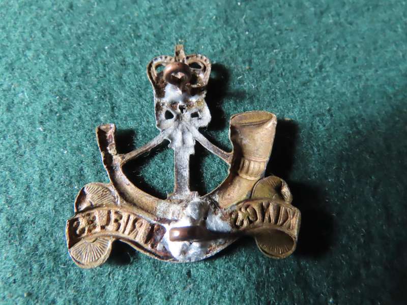 Rhodesia and Nyasaland - 1st Kings African Rifles  Cap Badge Q/C