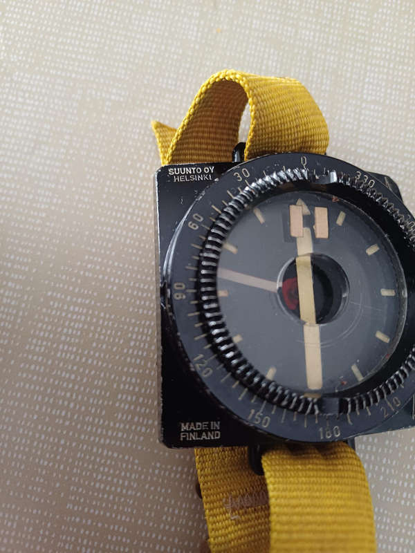 Vintage Heavy Duty Suunto OY Diver Compass Watch - Working. Made in Finland.