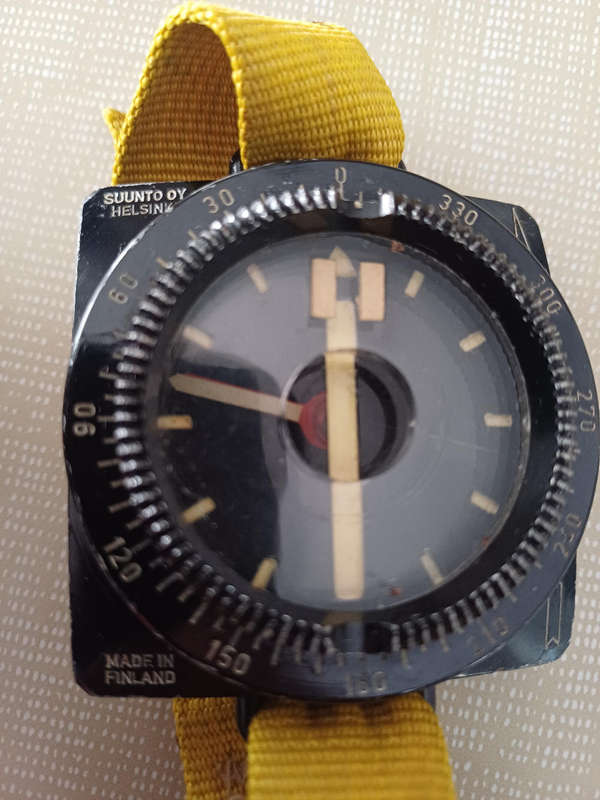 Vintage Heavy Duty Suunto OY Diver Compass Watch - Working. Made in Finland.