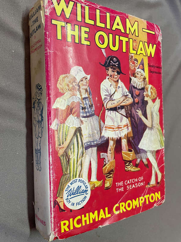 Richmal Crompton. William 6-10. W- the conqueror, W- the Outlaw, W- in Trouble, W- the Good, William