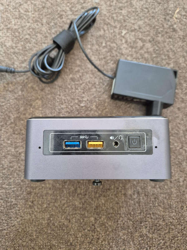 Intel NUC i3 - SSD - Windows 10