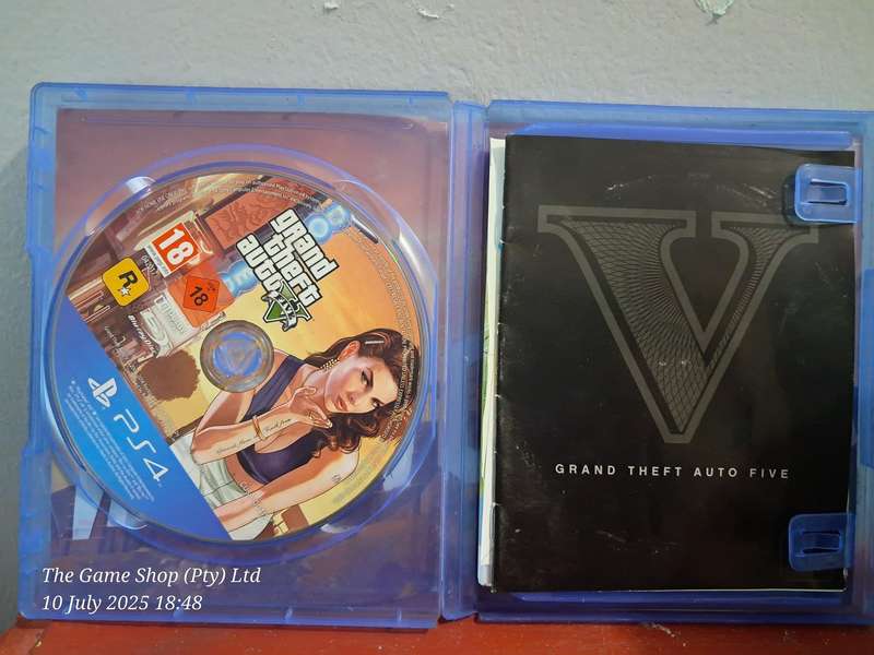 PS4 GRAND THEFT AUTO 5 (PREMIUM EDITION)