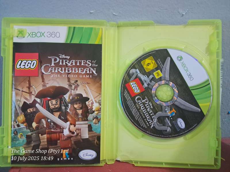 XBOX 360 LEGO PIRATES OF THE CARIBBEAN - CIB