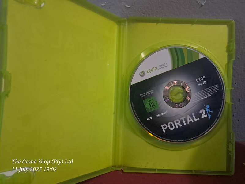 XBOX 360 PORTAL 2 - NO MANUAL
