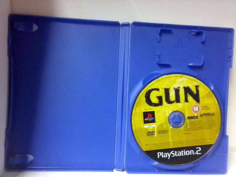 PS2 GUN - NO MANUAL (SUN FADED ARTWORK)