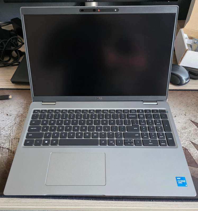 Dell Latitude 5520 15.6-inch Core i5-1135G7 16GB RAM 256GB SSD Windows 11 Pro
