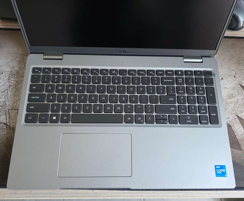 Dell Latitude 5520 15.6-inch Core i5-1135G7 16GB RAM 256GB SSD Windows 11 Pro