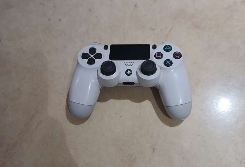 PS4 Controller Original and Case