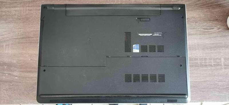 Gaming Dell 5759 - Core i7-6500U CPU @ 2.50GHz - AMD 4GB VRAM - 8GB RAM - 1TB HDD