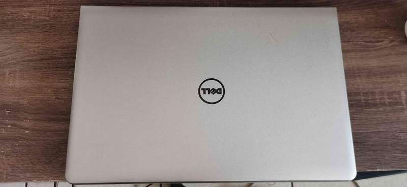 Gaming Dell 5759 - Core i7-6500U CPU @ 2.50GHz - AMD 4GB VRAM - 8GB RAM - 1TB HDD