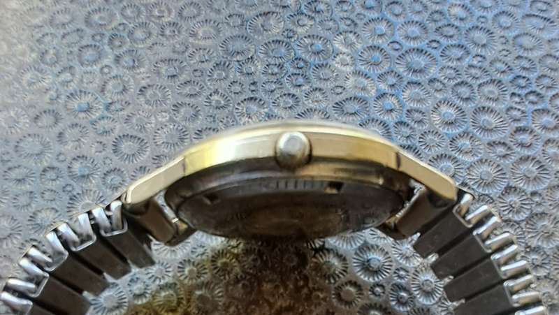 Omega Constellation wrist watch. Swiss made. 1966. Well worn. "Pie pan". Running condition.