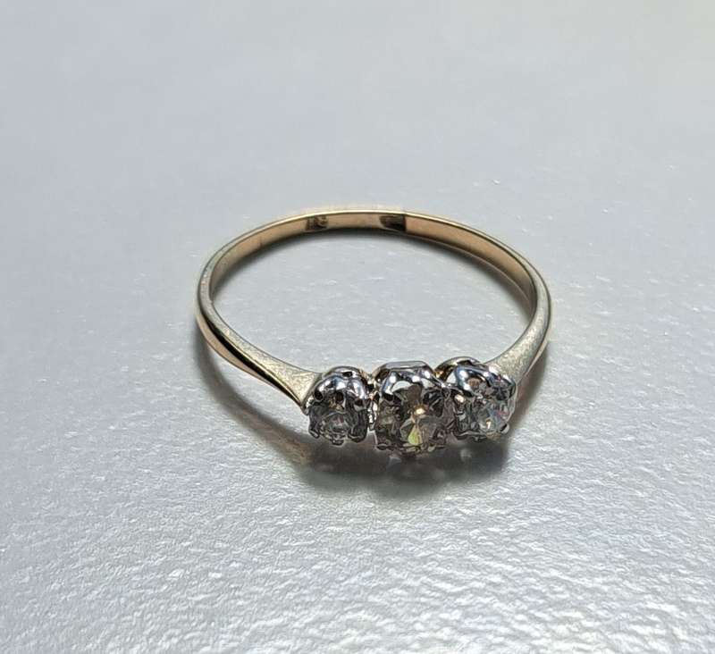 18ct gold vintage/antique diamond ring