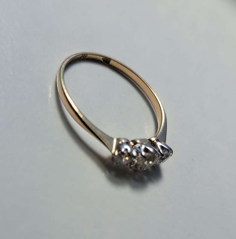 18ct gold vintage/antique diamond ring