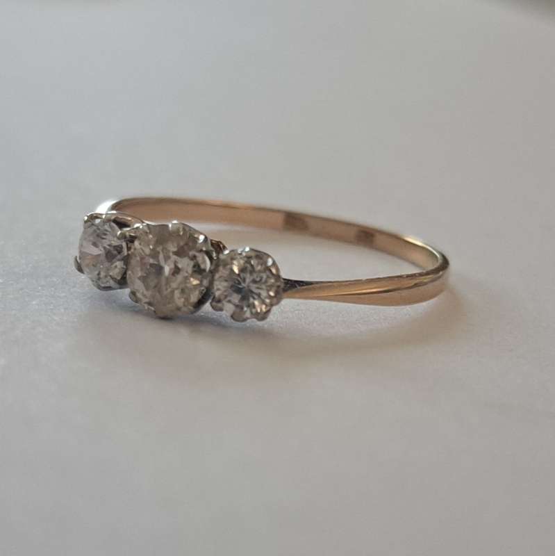18ct gold vintage/antique diamond ring
