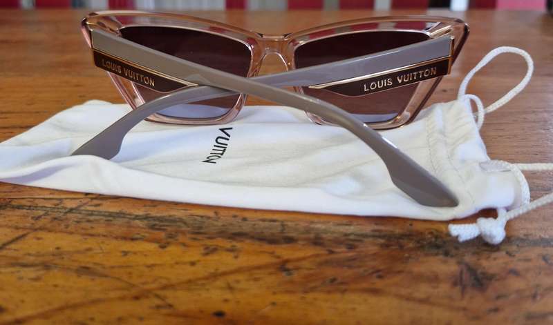 Sunglasses in Louis Vuitton pouch - as new