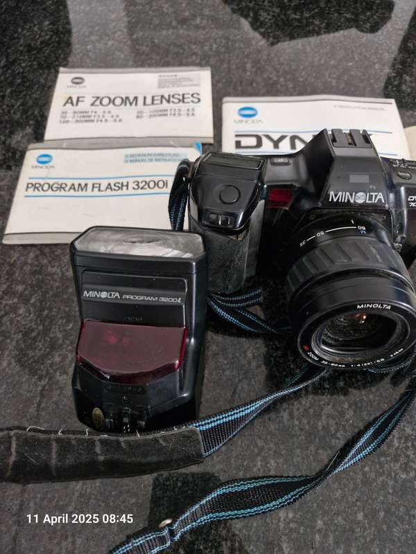 2 for the price of 1.  Minolta 7000 camera and Motorola 5200 International Cell phone