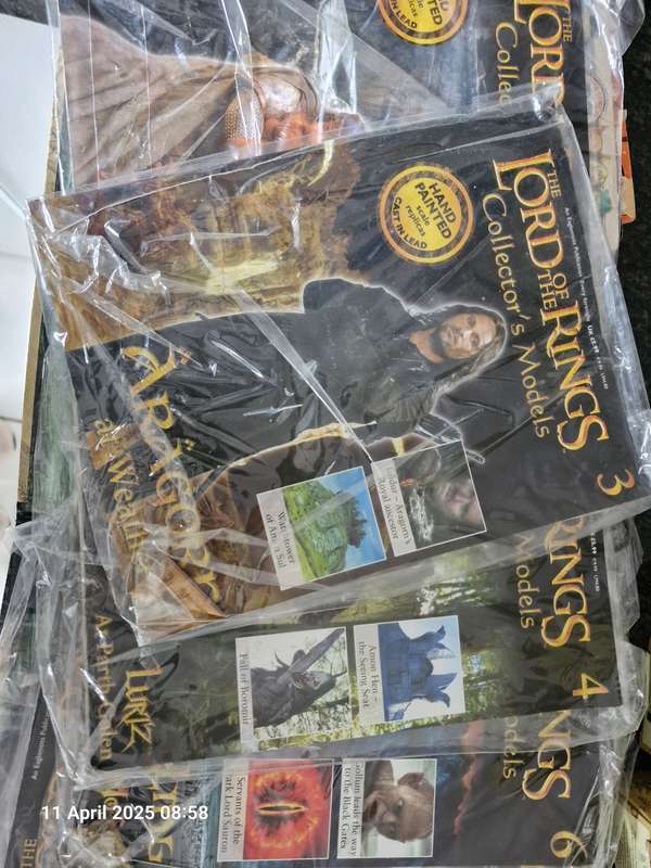 13 x Lord of the Rings Collectors figurines & 12 magazines all for the price of one