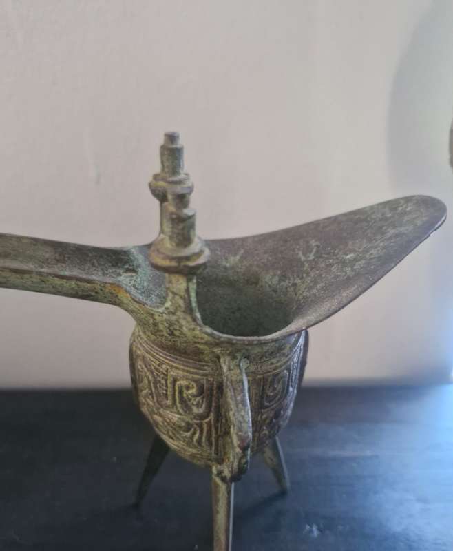 STUNNING  BRONZE CEREMONIAL LIBATION JUE SHAPE VESSEL