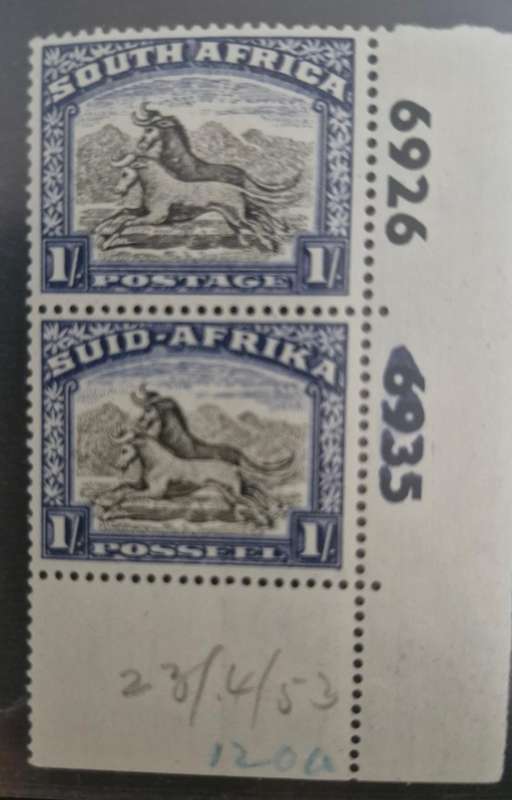 Stunning 1933 vertical pair of Mint 1 Shilling Stamps with Cylinder block numbers - South Africa