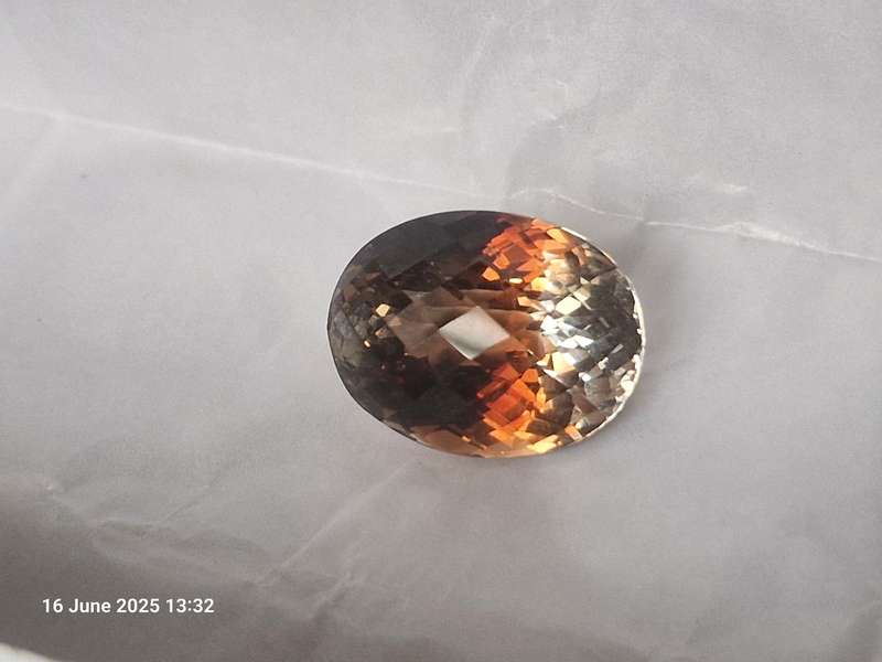 ABSOLUTELY STUNNING 39CT IMPERIAL TOPAZ - CERTIFIED BY 2 DIFFERENT ORGANISATIONS