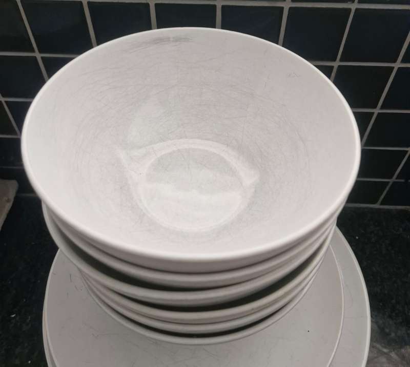 18 Piece Dinner Set with Additional Pieces Included