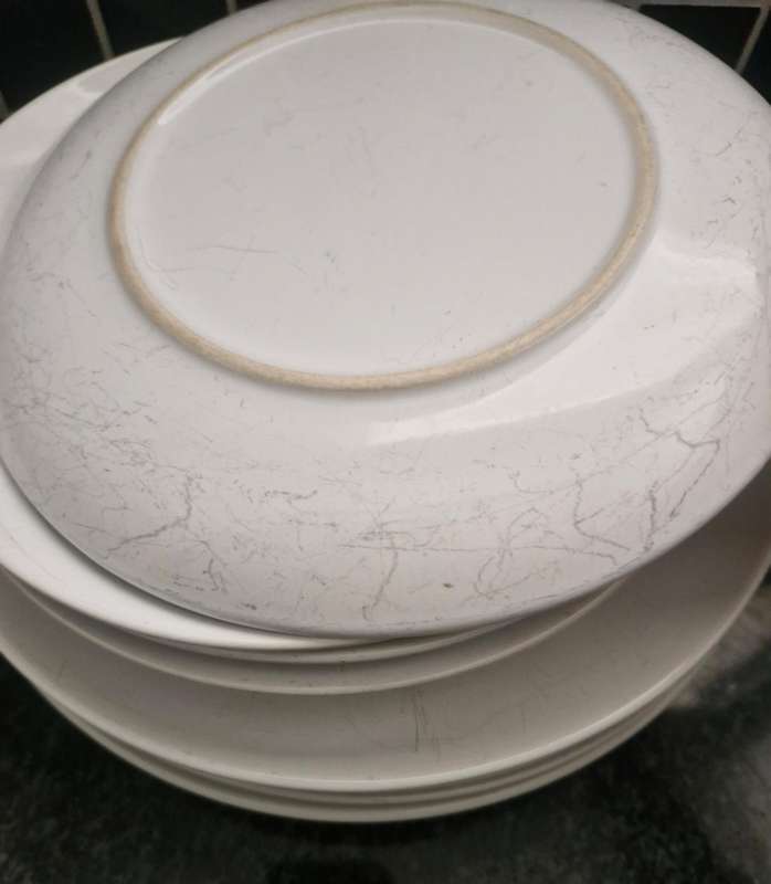 18 Piece Dinner Set with Additional Pieces Included