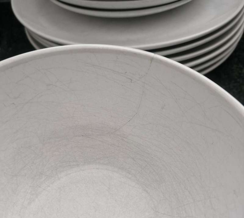 18 Piece Dinner Set with Additional Pieces Included