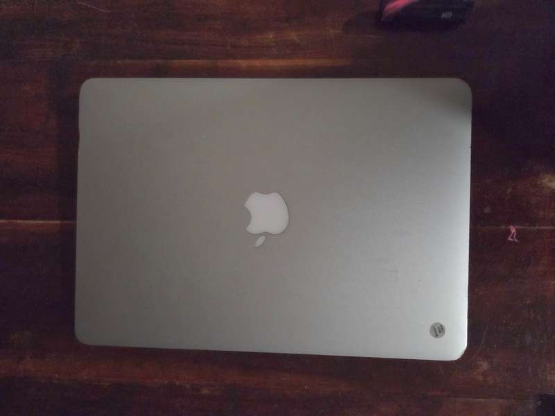 13" MacBook Air 2015 1.6 GHz Core i5 / 8gb / 250Gb SSD