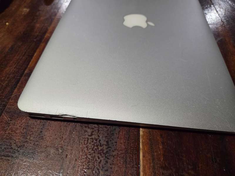 13" MacBook Air 2015 1.6 GHz Core i5 / 8gb / 250Gb SSD