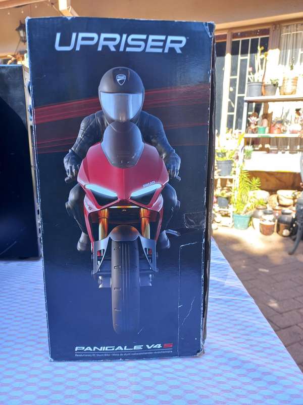 Ducati Upriser Panigale V4S remote controll motorcycle