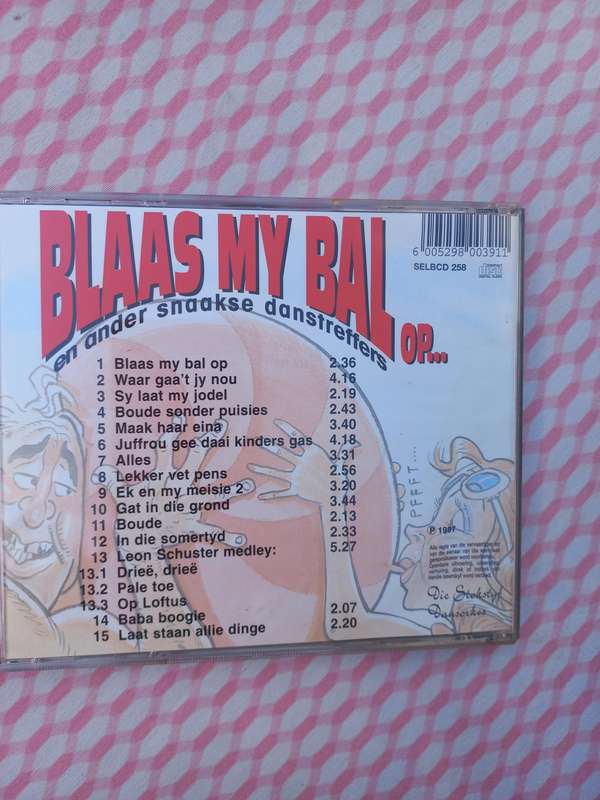 BLAAS MY BAL OP