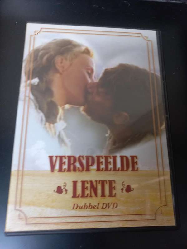 VERSPEELDE LENTE