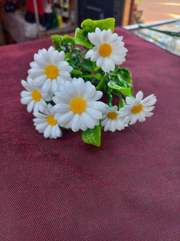 PLASTIC FLOWERS--- DAISIES