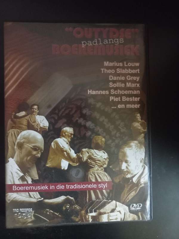OUTYDSE PADLANGS BOEREMUSIEK