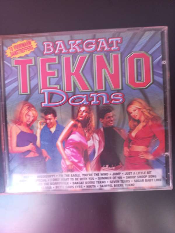 BAKGAT TEKNO DANS