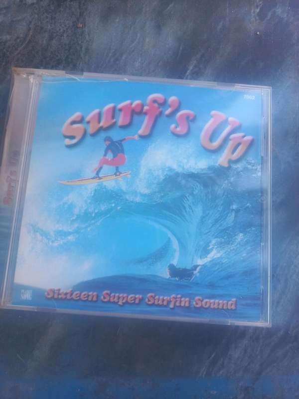 SURF'S UP. SIXTEEN SUPER SURFIN SOUND