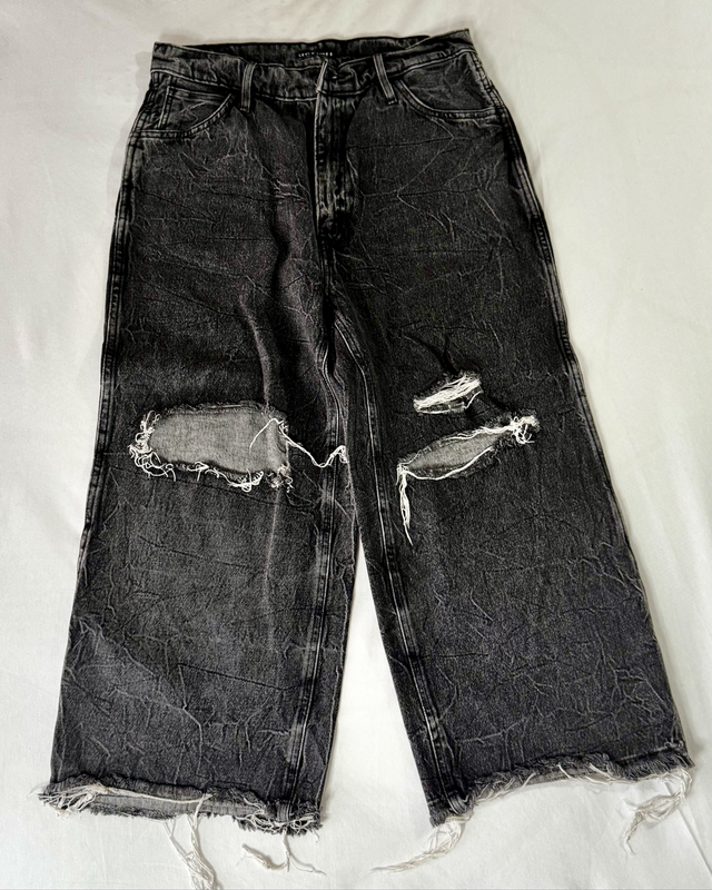 Levis Line 8 Cropped Jeans
