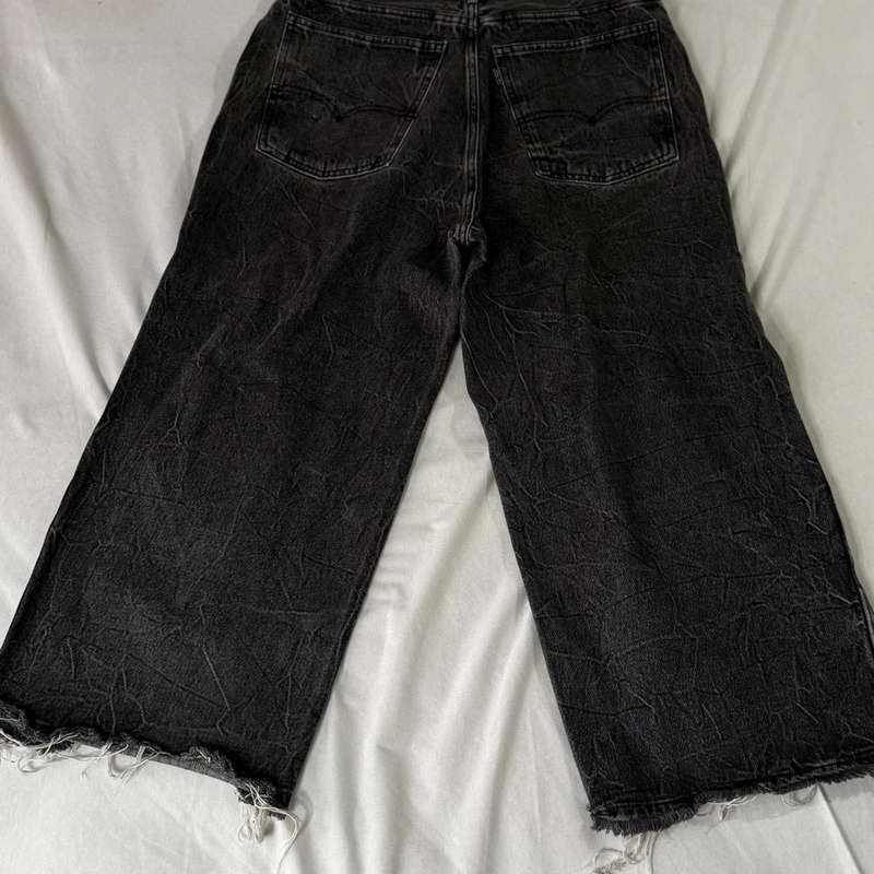 Levis Line 8 Cropped Jeans