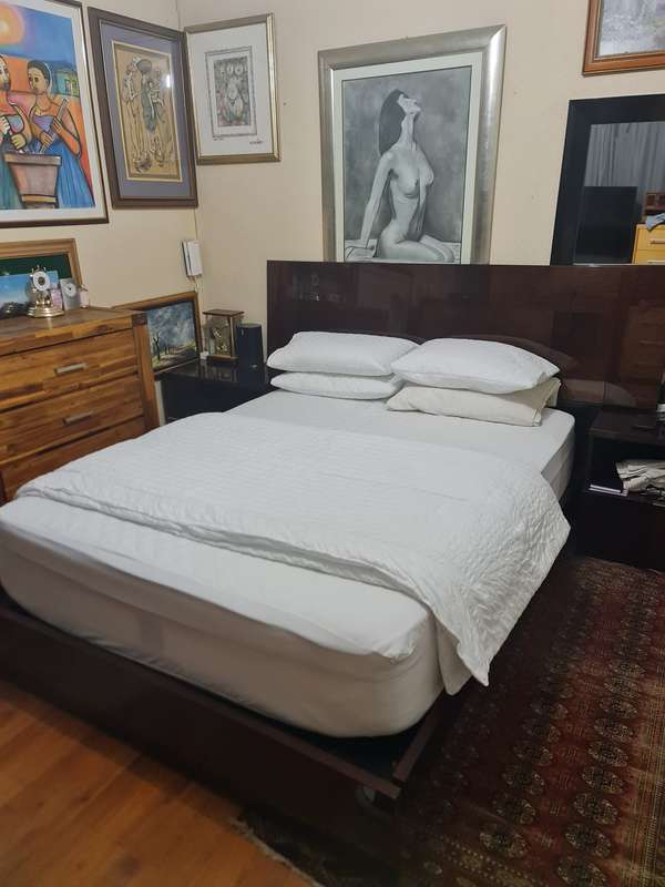 ALF Group Italian Bellagio Queen Sleigh Bed with Pedestals and Bakos Brothers Mattress.