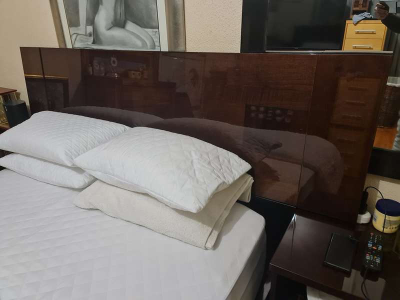 ALF Group Italian Bellagio Queen Sleigh Bed with Pedestals and Bakos Brothers Mattress.